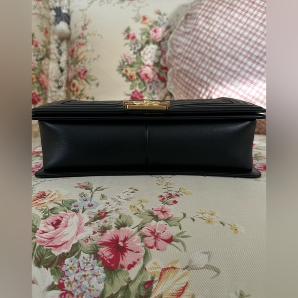 Authentic Chanel Boy. - Picture 9 of 15